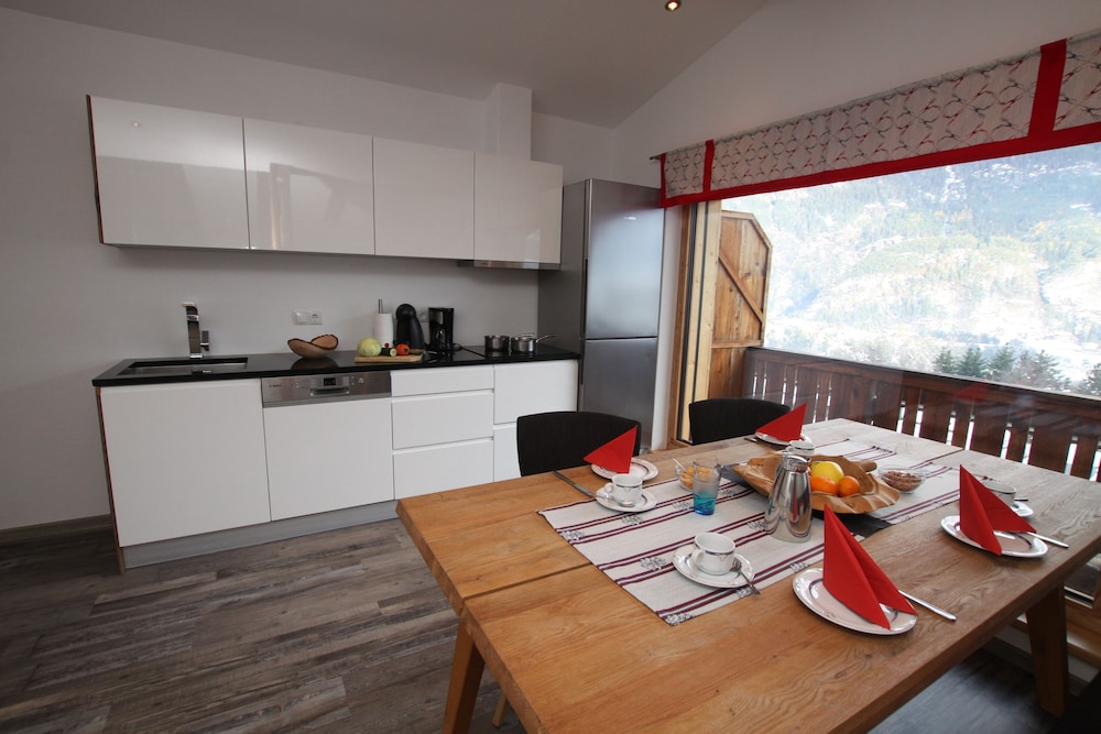 Deluxe Apartment, 1 Bedroom, Patio, Mountain View (excl 130 EUR cleaning fee) photo 3