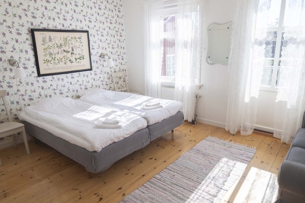Family Room, 2 Bedrooms, Balcony (Private WC, Shared Shower) photo 3