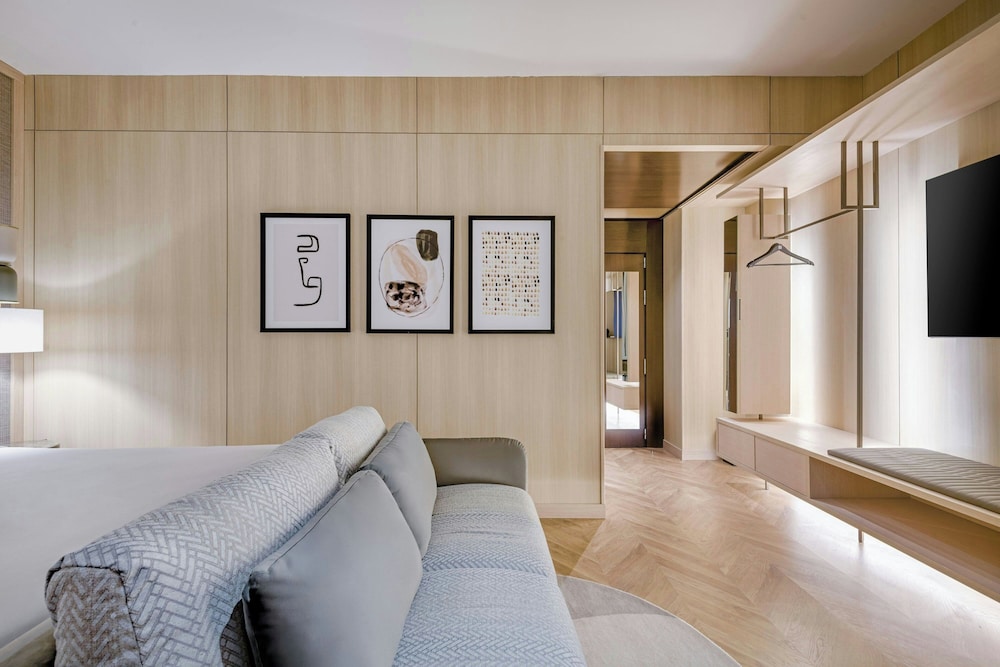 Superior Room, 1 King Bed with Sofa bed