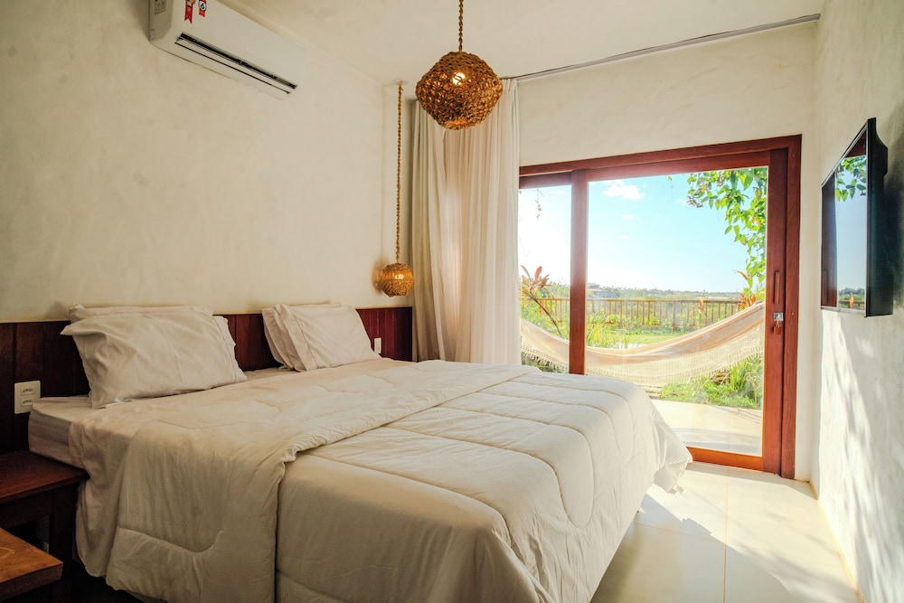 Deluxe Suite, Partial Sea View