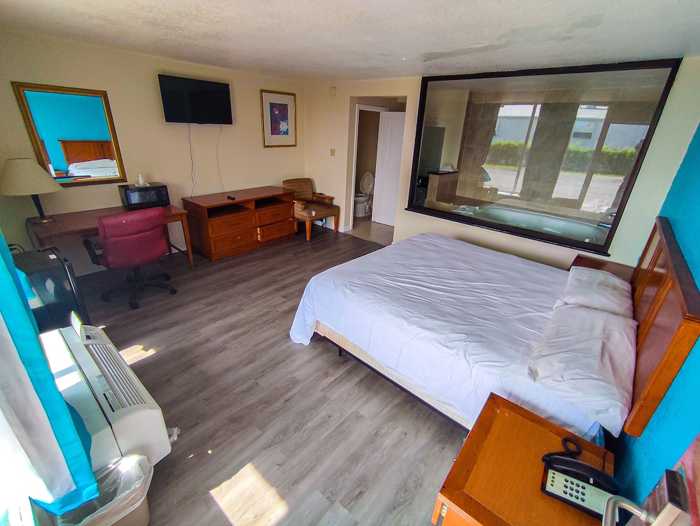 Exclusive Room, 1 King Bed, Non Smoking, Jetted Tub photo 1