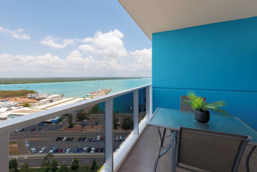 Executive Harbour View Apartment