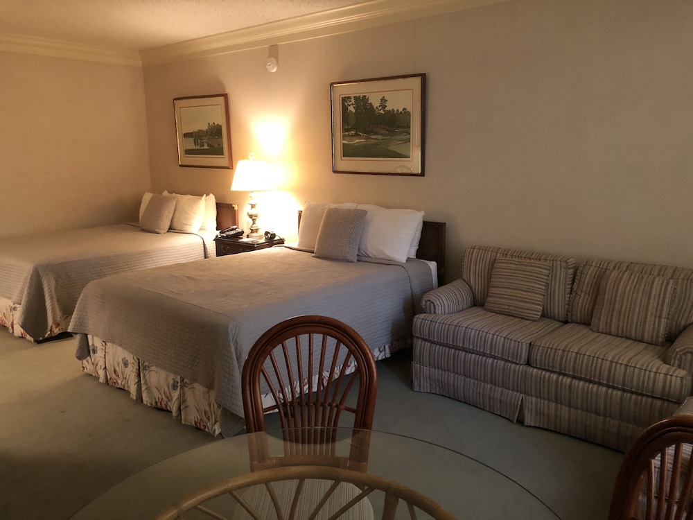 Studio Suite, 2 Queen Beds, Golf View photo 3
