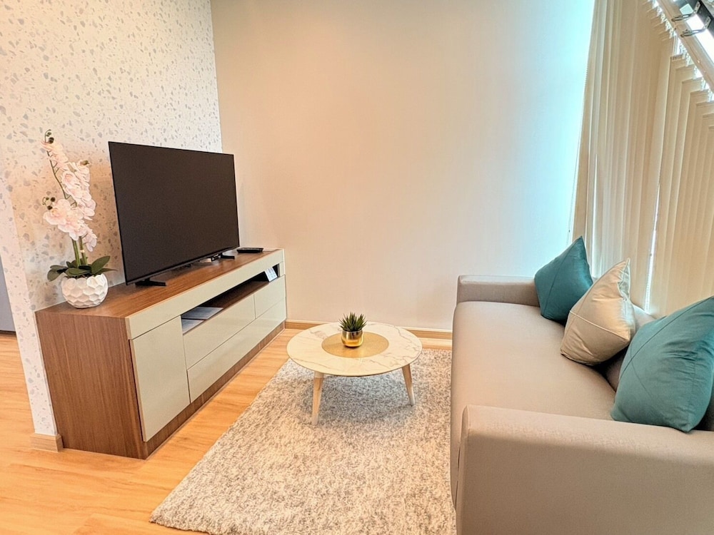 Junior Suite, 2 Twin Beds - Photo 8