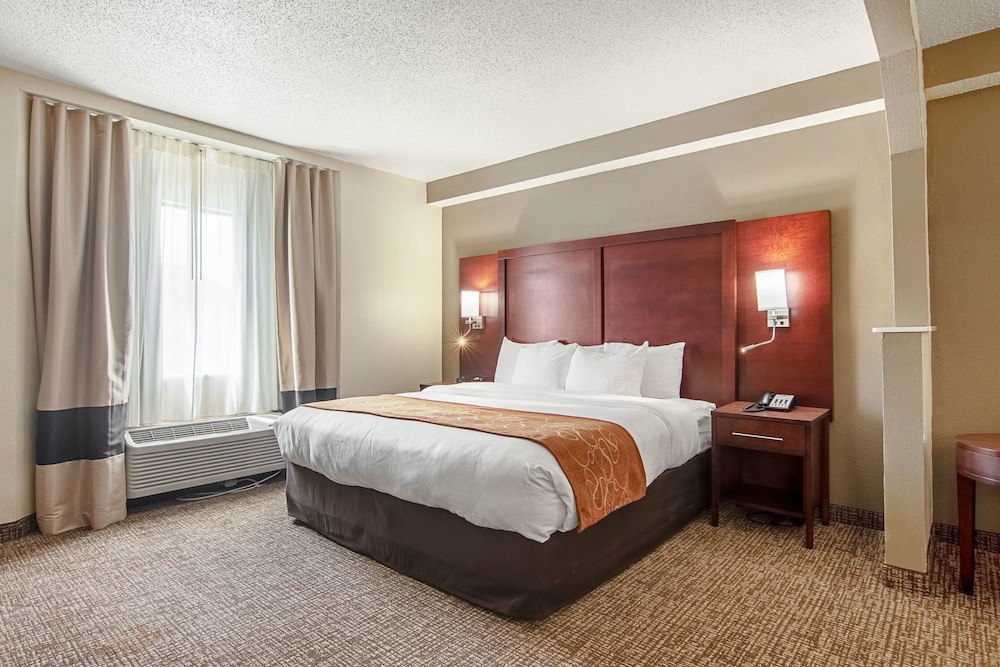 Suite, Multiple Beds, Non Smoking - Photo 3