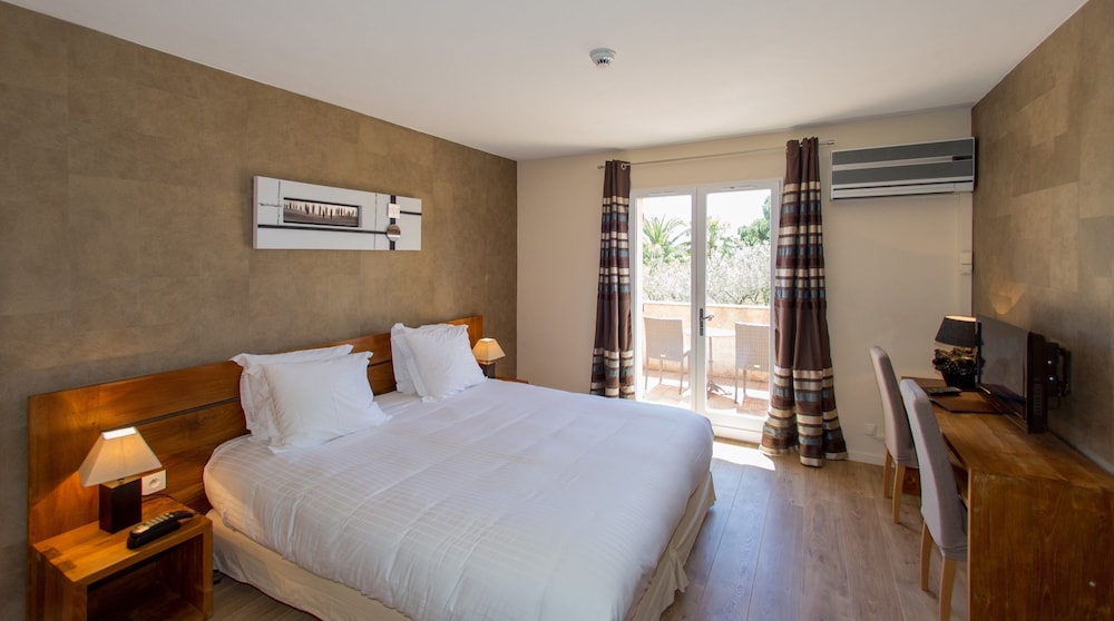 Double or Twin Room, Terrace photo 2
