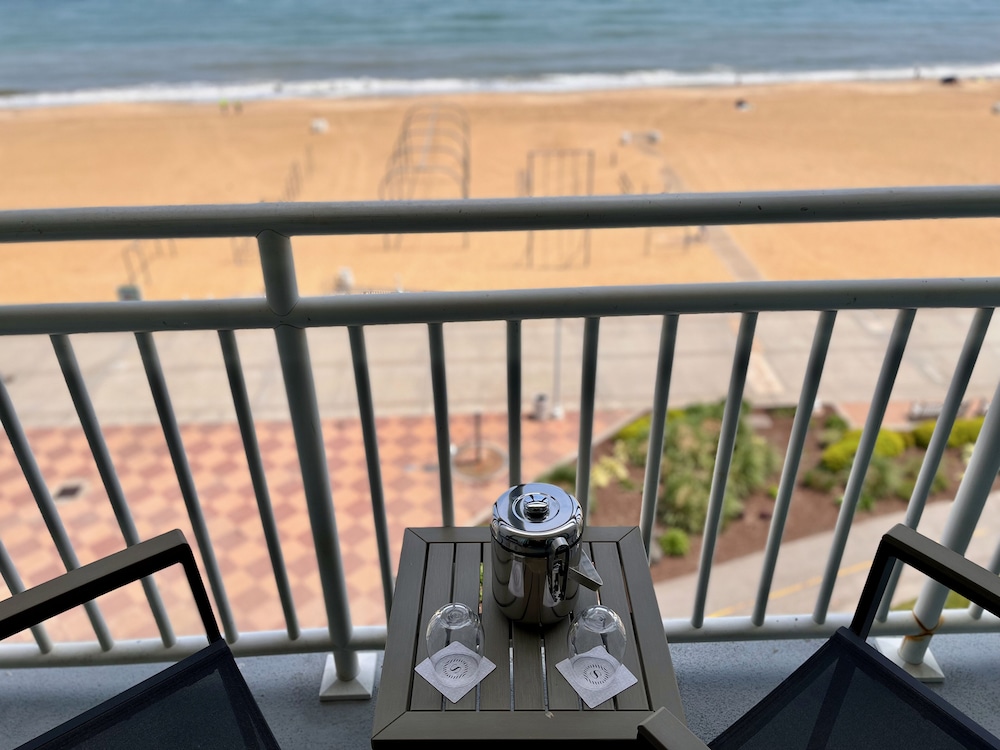 Room, 2 Queen Beds, Balcony, Oceanfront - Photo 19