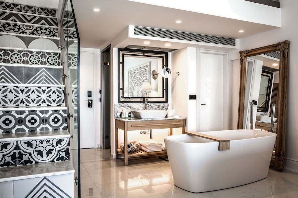 Luxury Loft, Private Pool, Beachfront