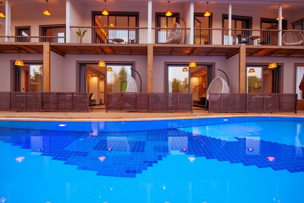 Superior Room, Pool Access, Poolside