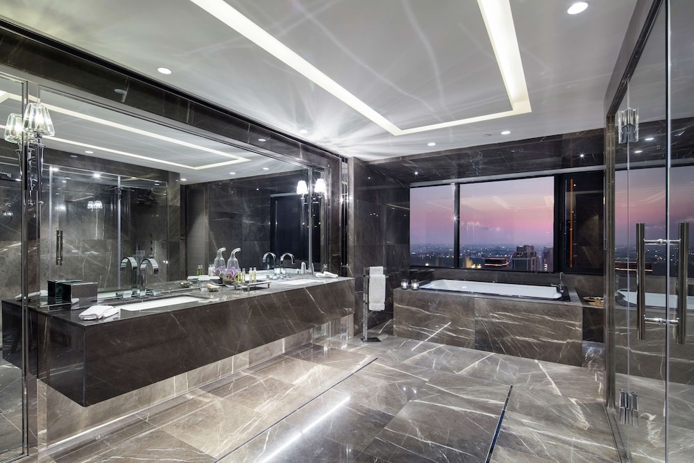 Presidential Suite, 1 King Bed thumbnail 5