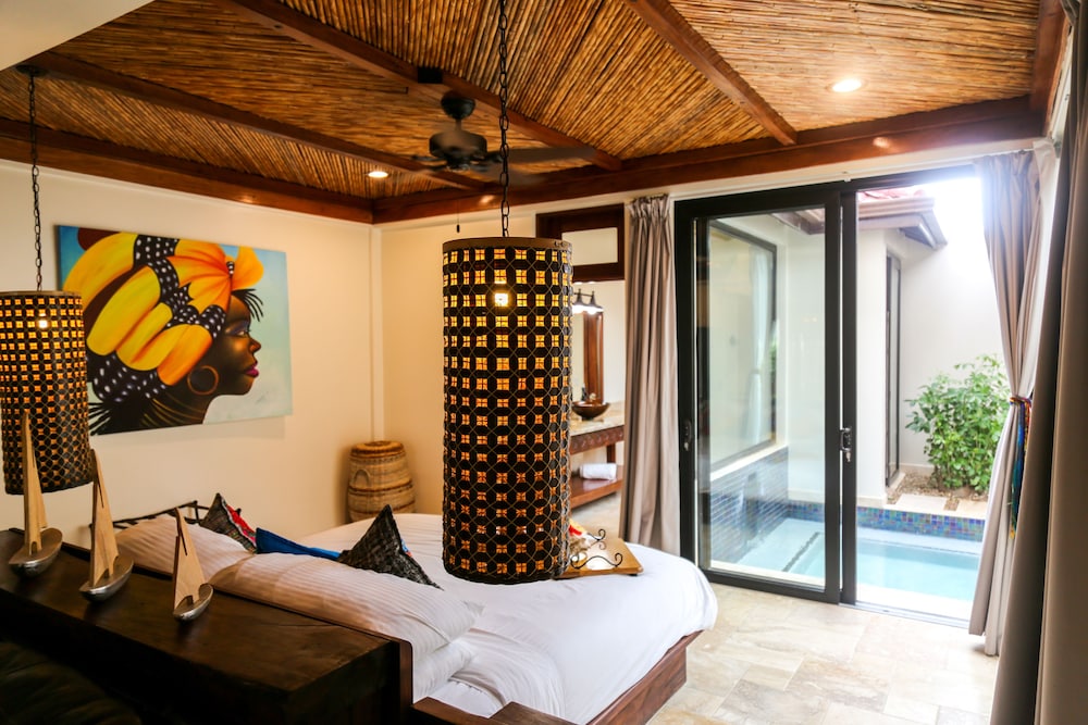 Deluxe with Plunge Pool