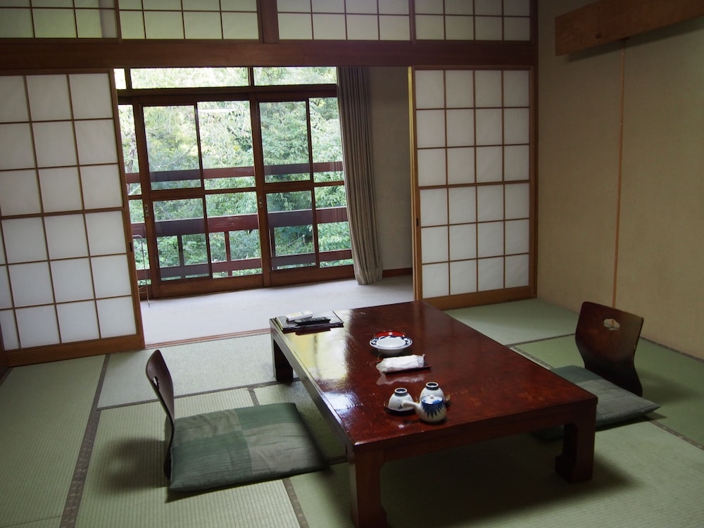 Japanese Style Room with Shared Bathroom photo 1