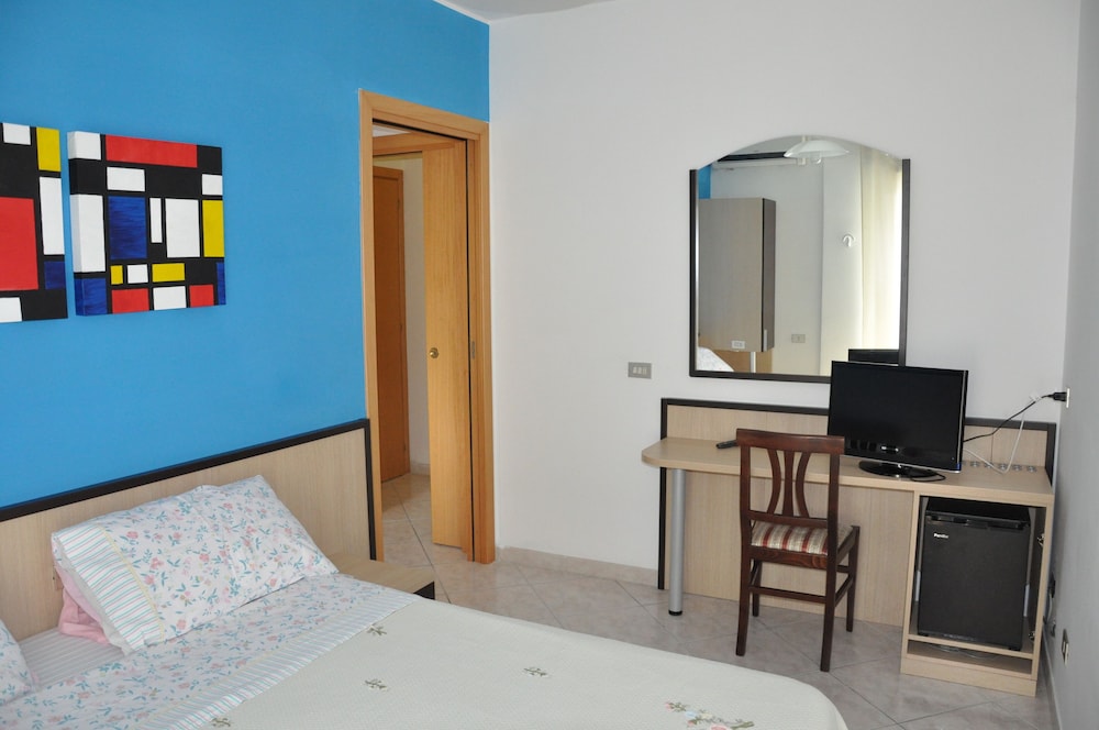 Basic Room, Balcony