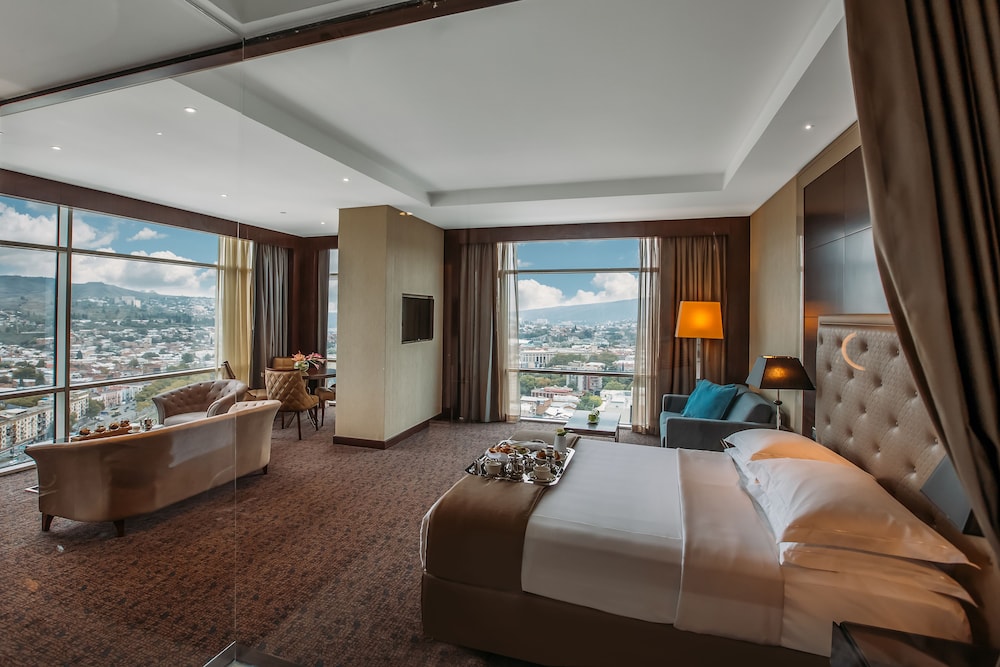 Executive Suite, 1 Queen Bed photo 1