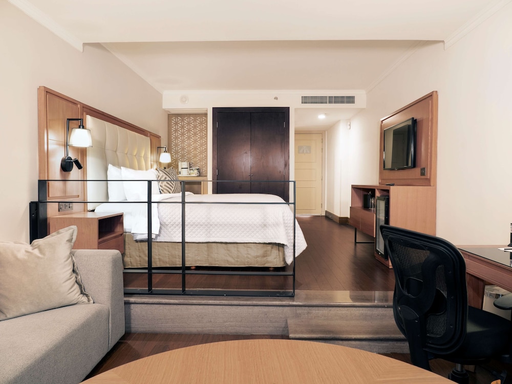 Junior Suite, 1 King Bed