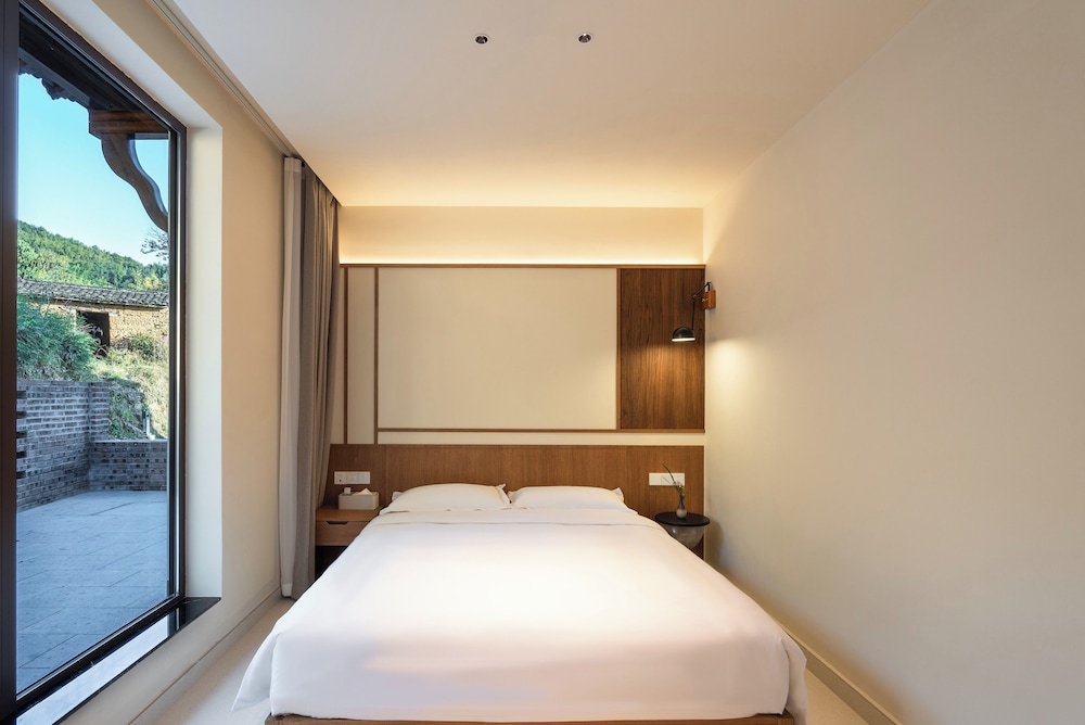 Basic Double Room, Hill View photo 3