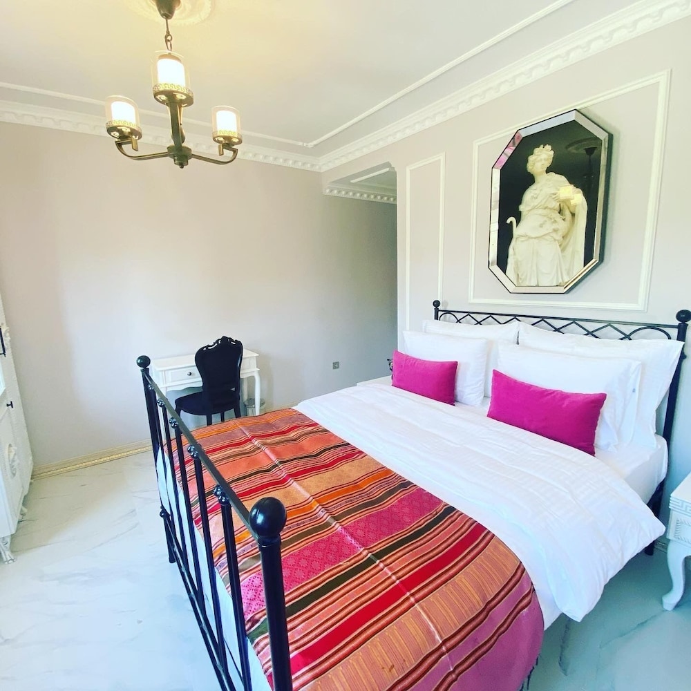 Standard Double Room - Photo 6