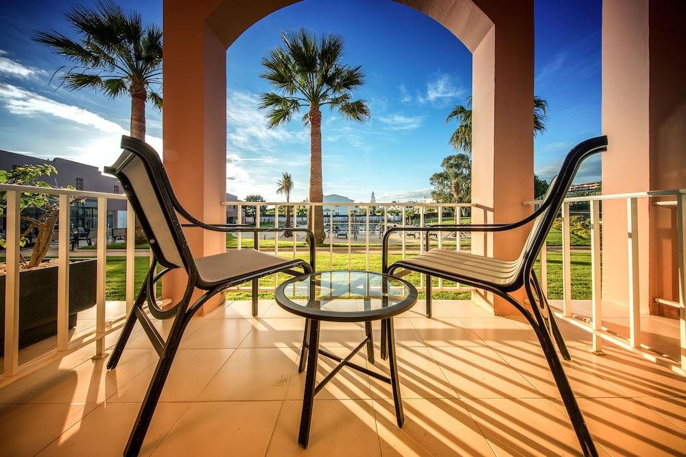 Twin Room, Pool View (Single Use) - Photo 5