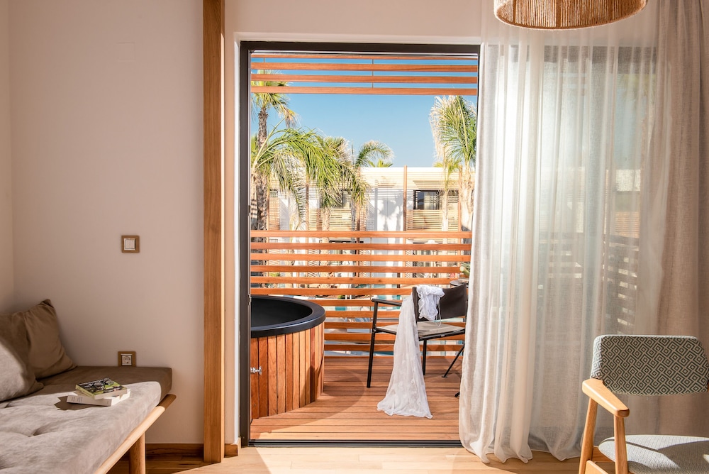 Premium Double Room, Jetted Tub, Pool View