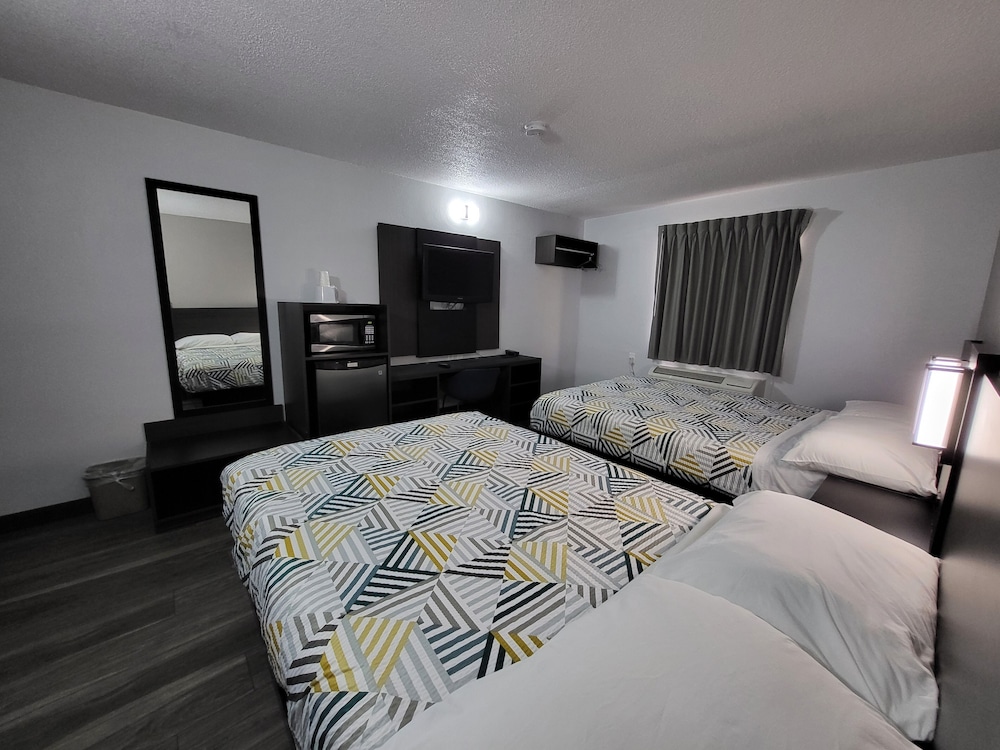 Deluxe Room, 2 Double Beds, Smoking, Refrigerator & Microwave photo 1