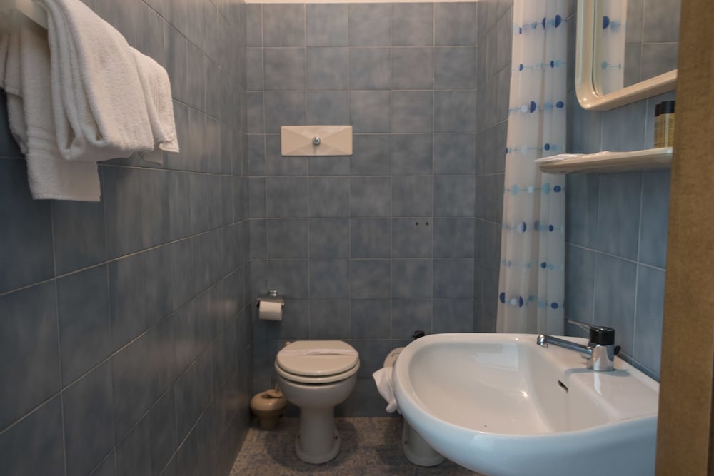Triple Room - Photo 2