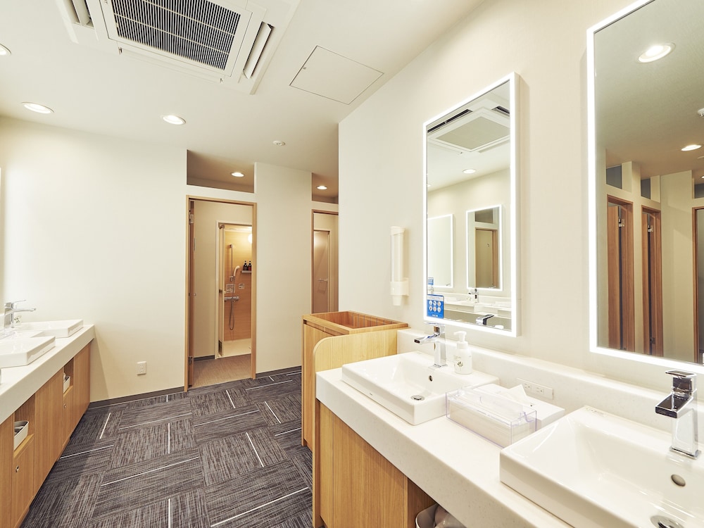 [Female Only] Private Hollywood Twin Room with Shared Bathroom photo 3