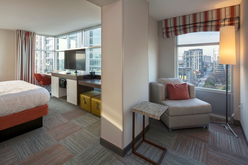 Room, 1 King Bed, Accessible (Hearing) - Photo 2