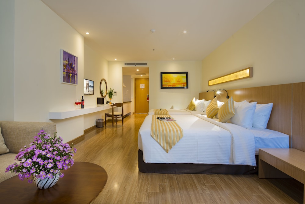 Deluxe Studio, 1 Bedroom, Partial Ocean View thumbnail 6