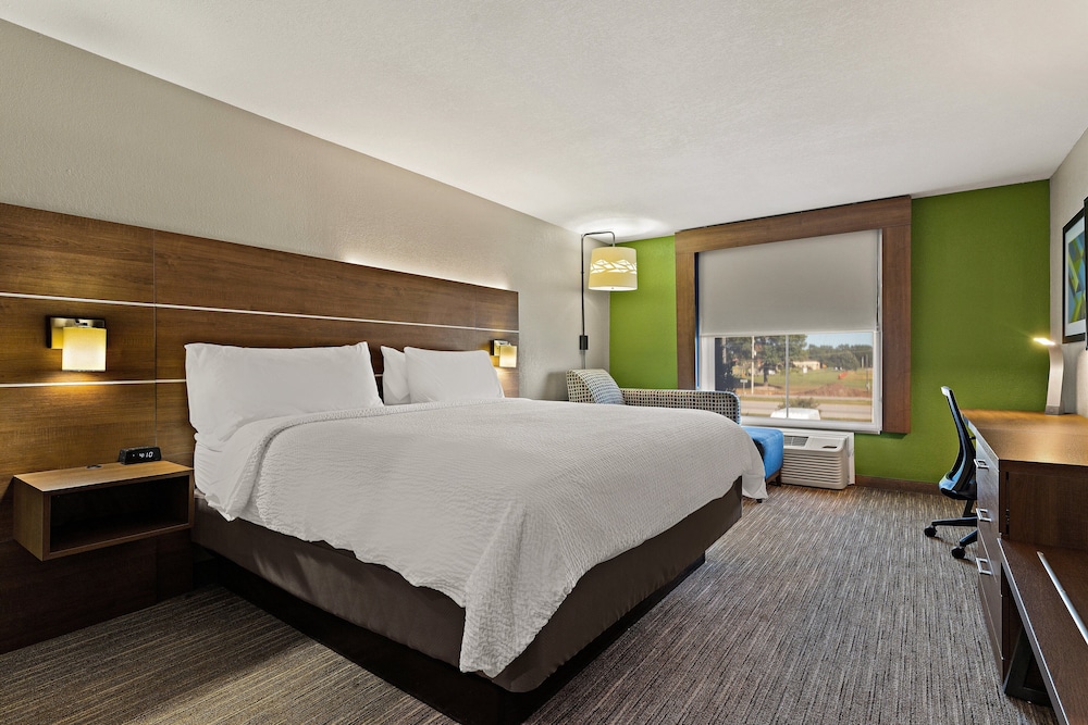 Standard Room, 1 King Bed - Photo 4