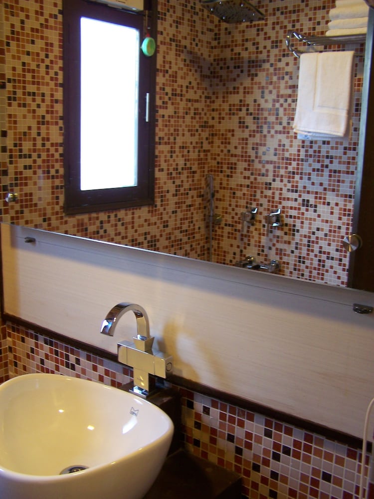 Super Deluxe Room - Photo 24