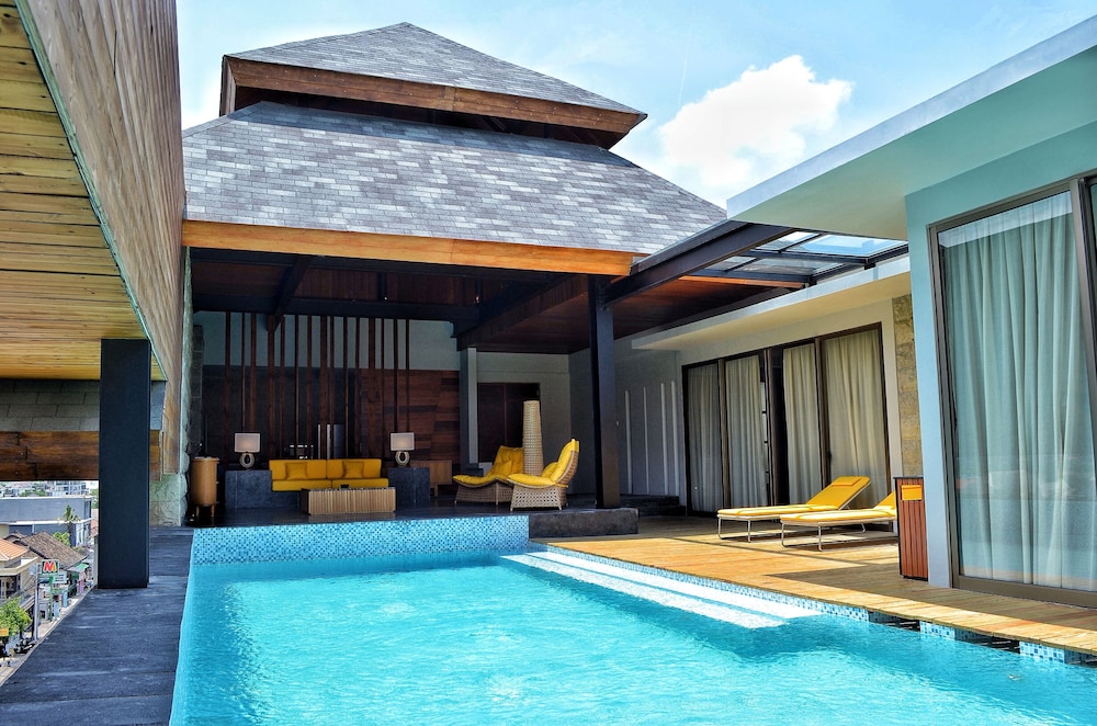 2 BR TShore Rooftop Villa Private Pool (Standard Check Out at 2:00 PM)