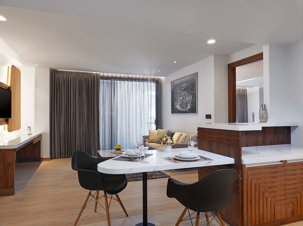 2-Bedroom Suite - Photo 2