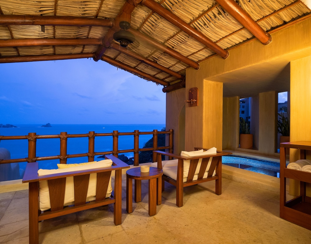 Cliffside Ocean Front Suite - Photo 12