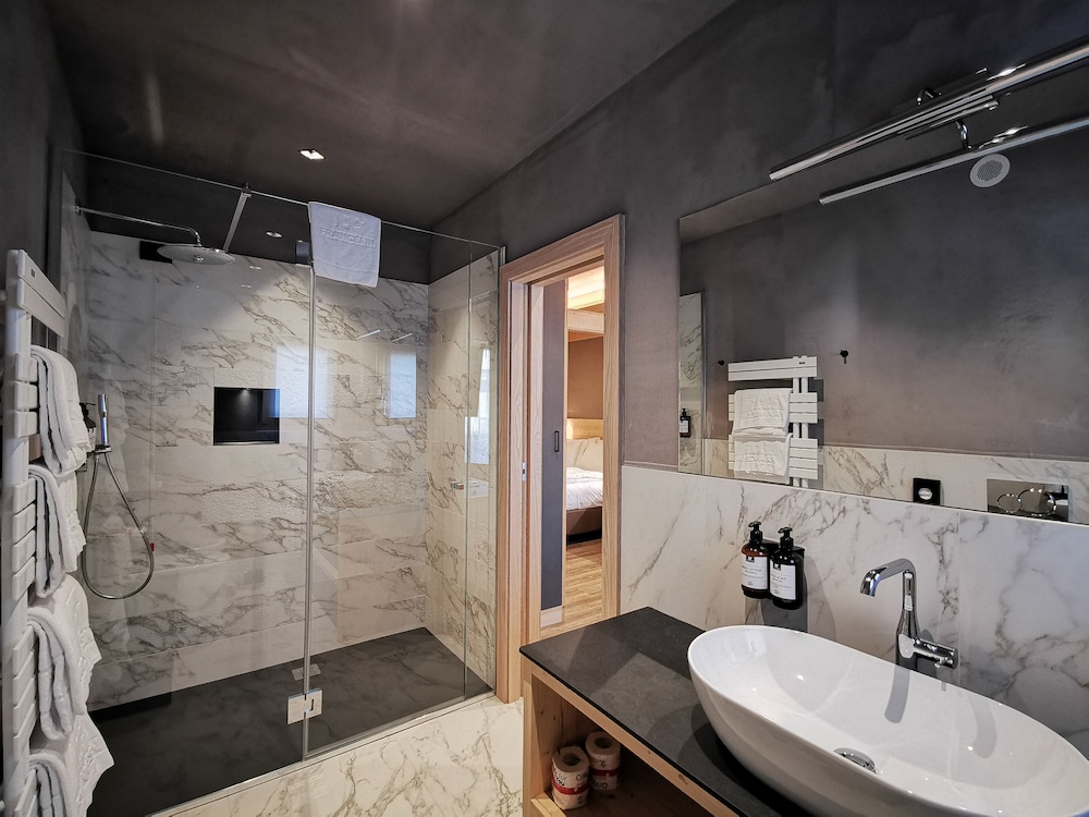 Superior Quadruple Room photo 3