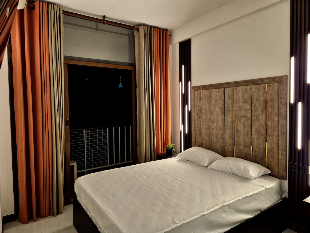Deluxe Studio, City View