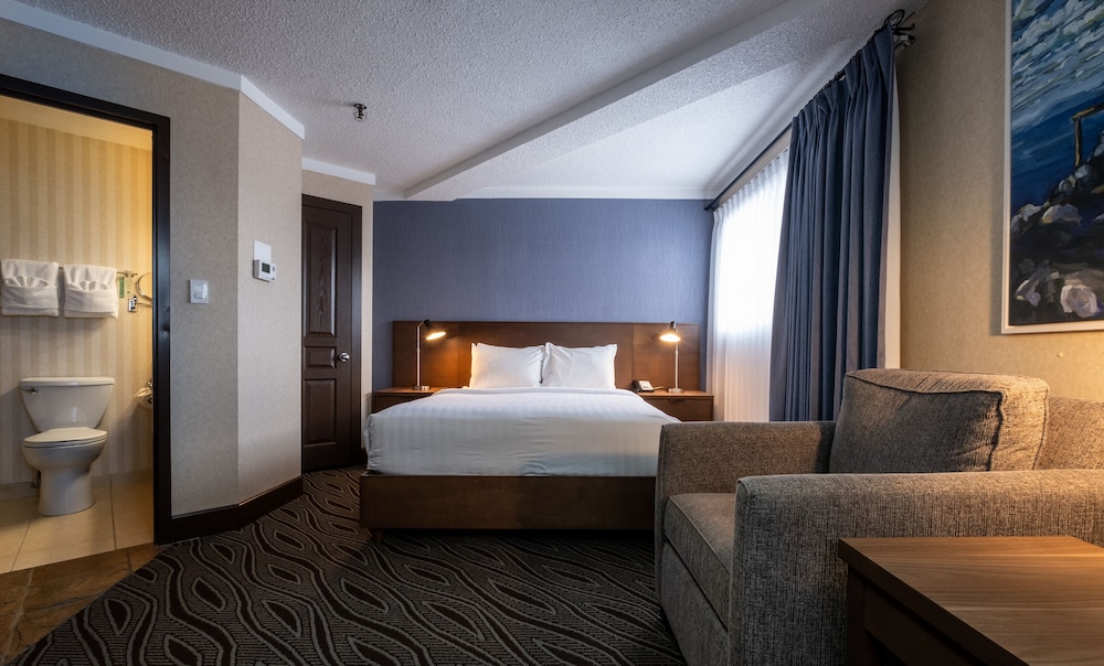 Standard Room, 1 Queen Bed photo 2