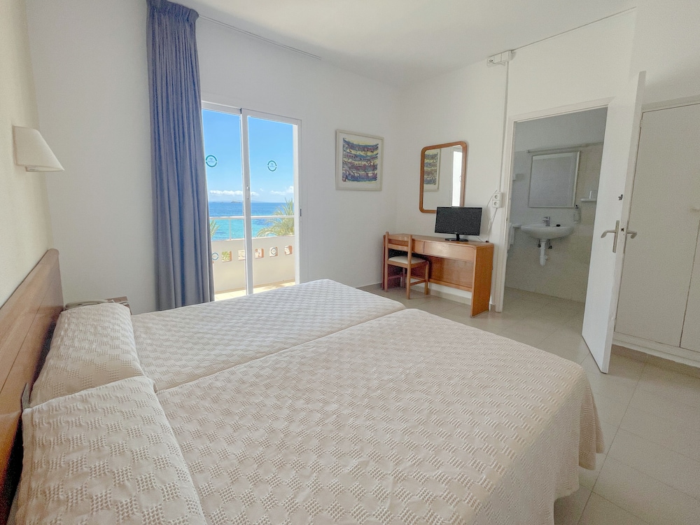 Standard Double Room, Sea View - Photo 11