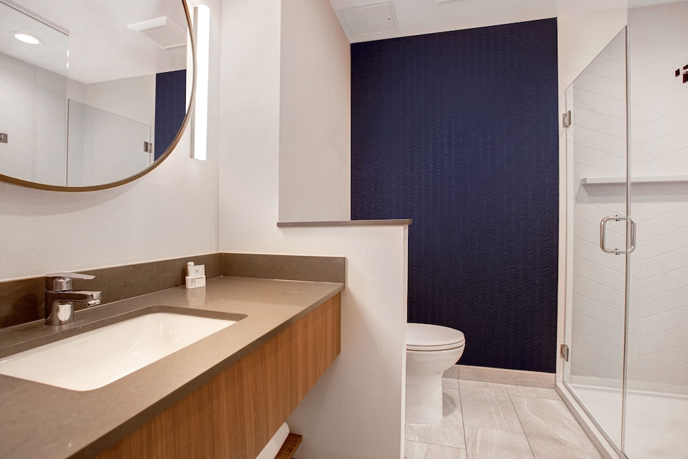 Suite, Multiple Beds, Accessible Bathtub, photo 6