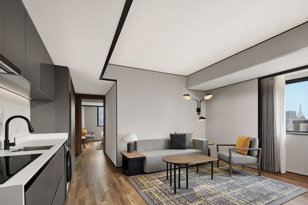 2 Bedroom Suite - Photo 3