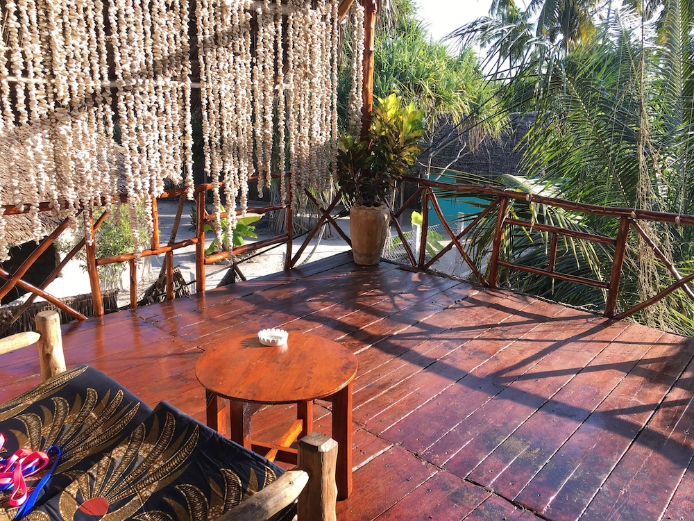 Standard Bungalow, 1 Double Bed, Non Smoking, Garden View (4) photo 1