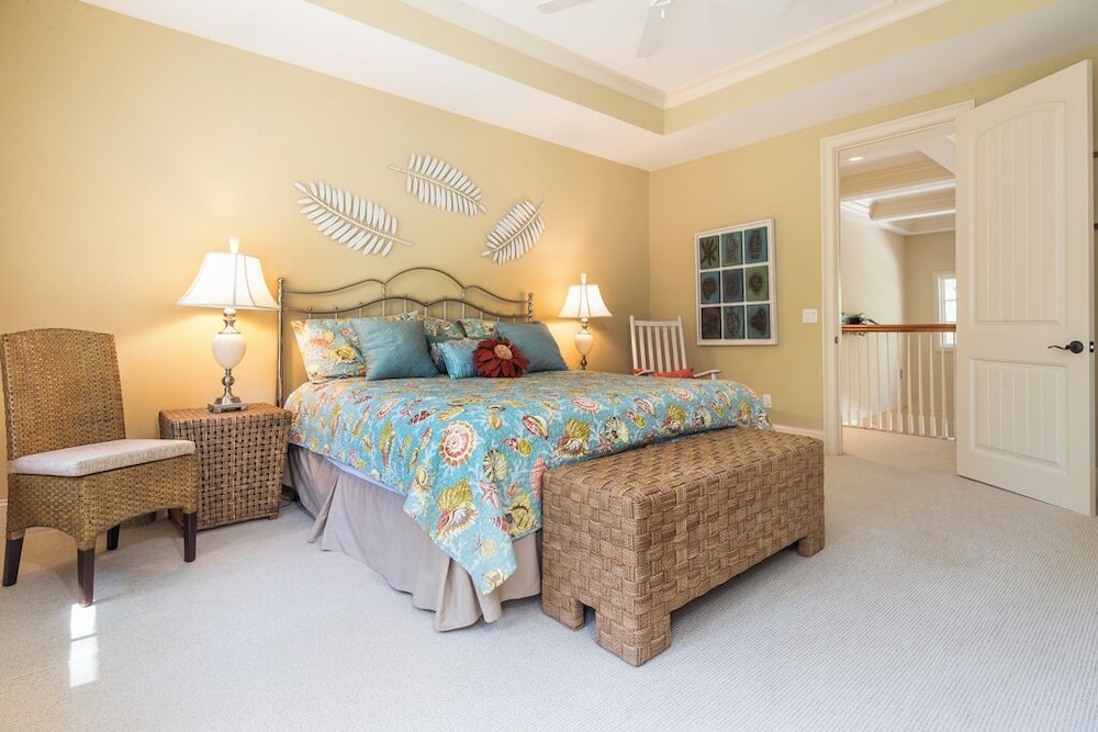 House, Multiple Beds, Kitchen, Pool View (34 Baynard Cove)