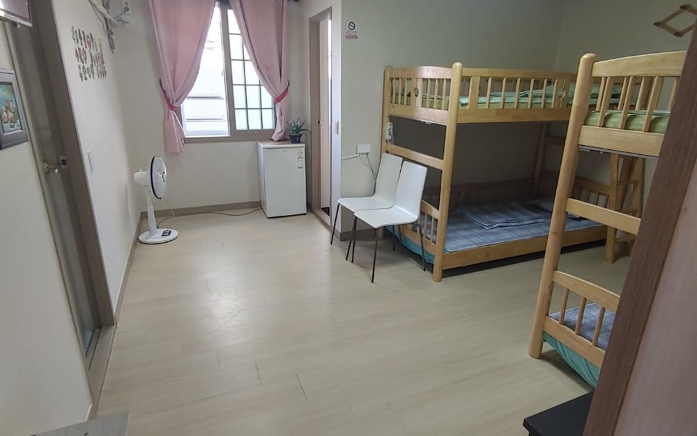 Room (Prince (Check-In by 2200)) - Photo 1