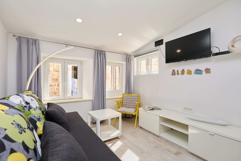 Apartment (1 Bedroom)