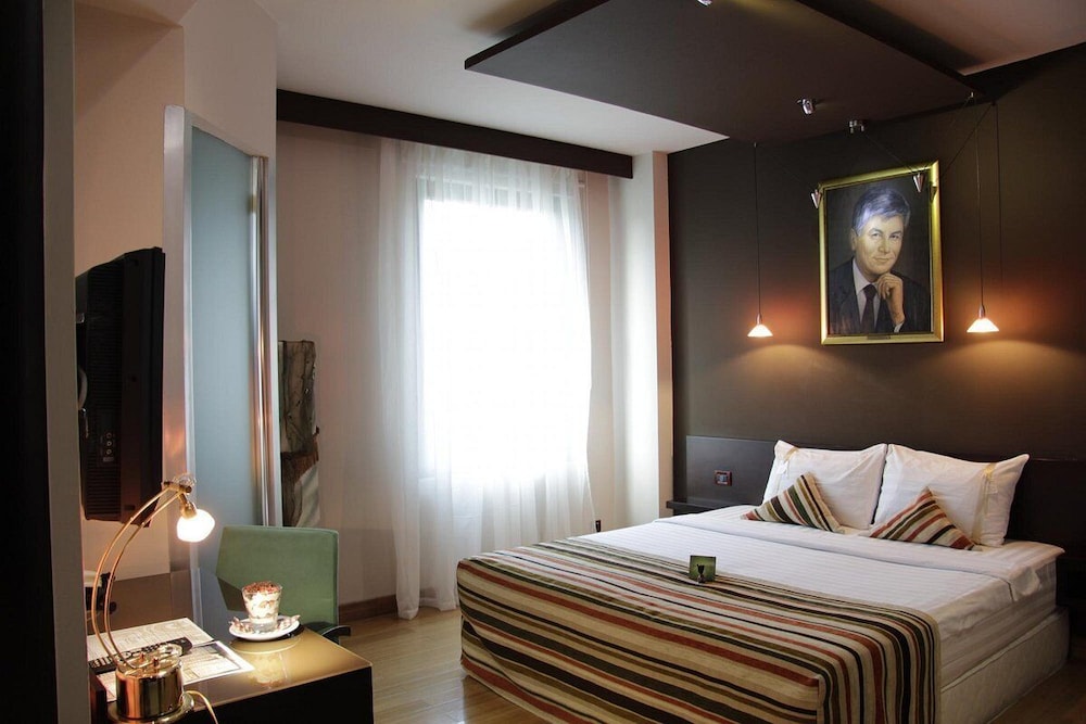 Standard Double or Twin Room - Photo 7