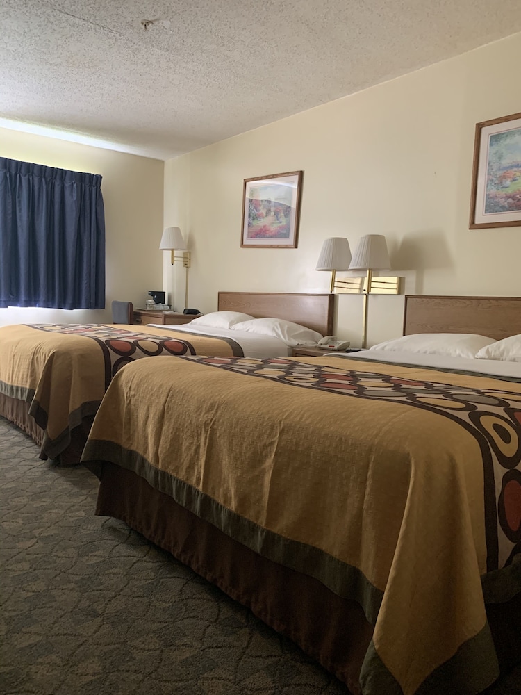 Standard Room, 2 Queen Beds (Smoking Two Queen Beds)