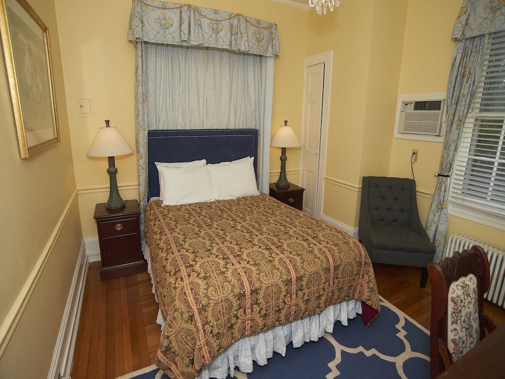 Standard Double Room, Ensuite (The Manor 114 Queen (no p)