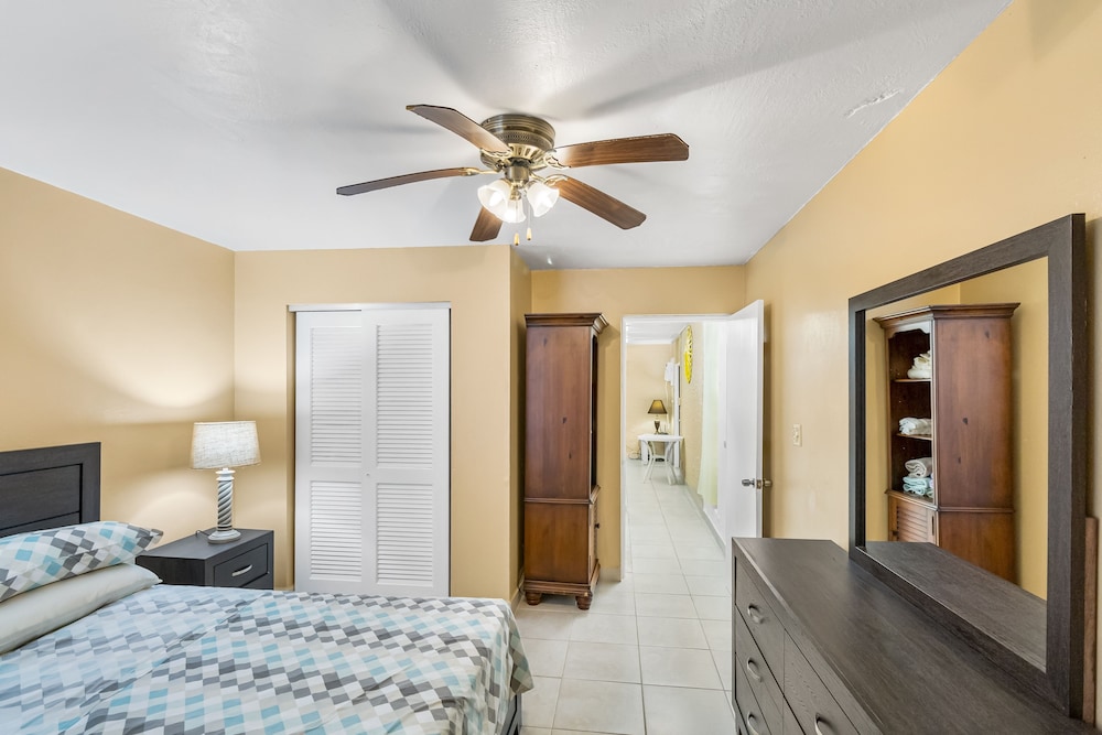 Condo, 2 Bedrooms photo 3