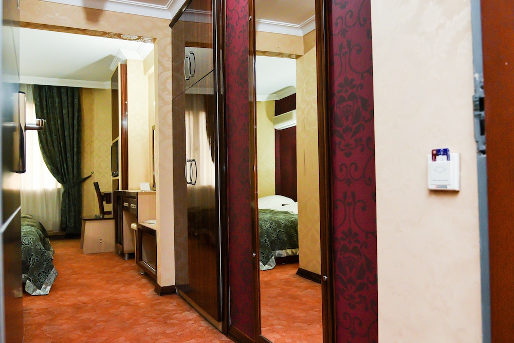 Standard Triple Room, 3 Twin Beds photo 3