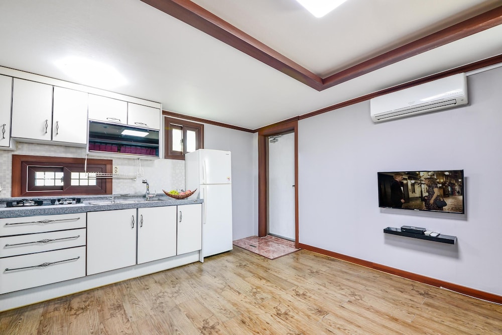 Basic Room, 1 Bedroom (Chorongkkot ( F1 )) photo 3