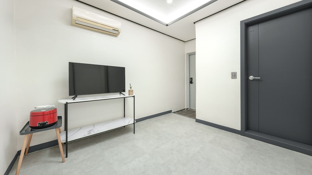 Basic Room, 1 Bedroom (Hill 3 (Mountain View))